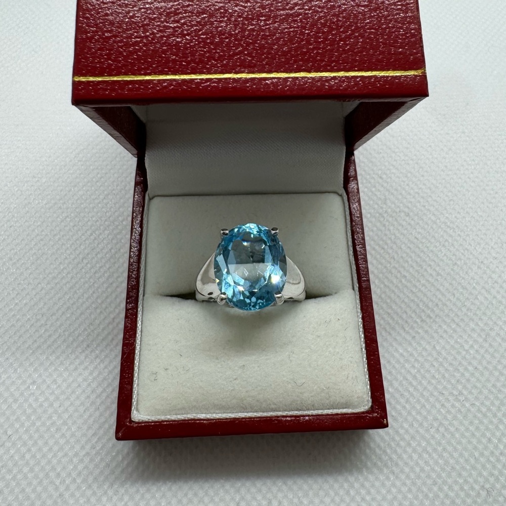 10 K white gold, genuine, aquamarine ring size 7